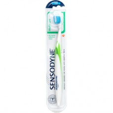 Зубная щетка Sensodyne Комплексная Защита + футляр (4820127150435)